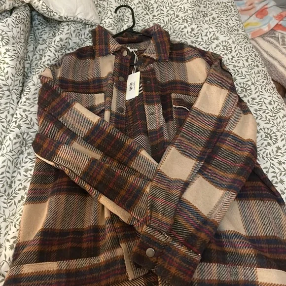 shacket - Picture 1 of 3